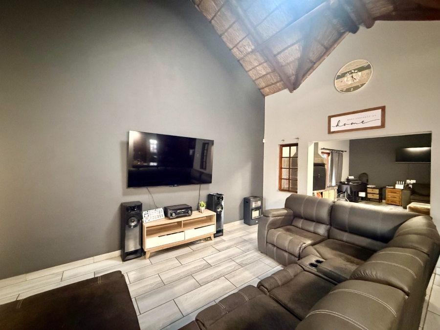 3 Bedroom Property for Sale in Melodie North West